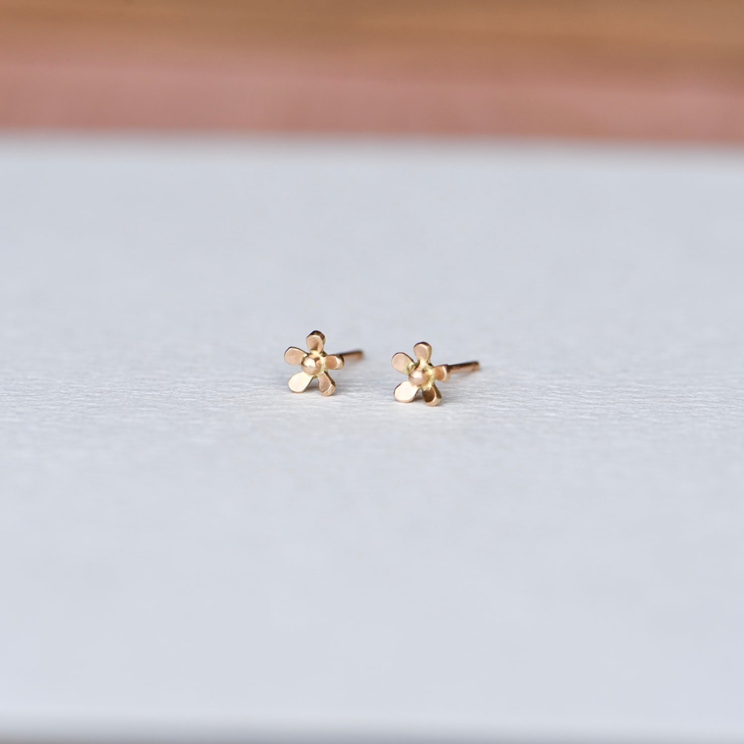 FLORET 14K GOLD STUDS