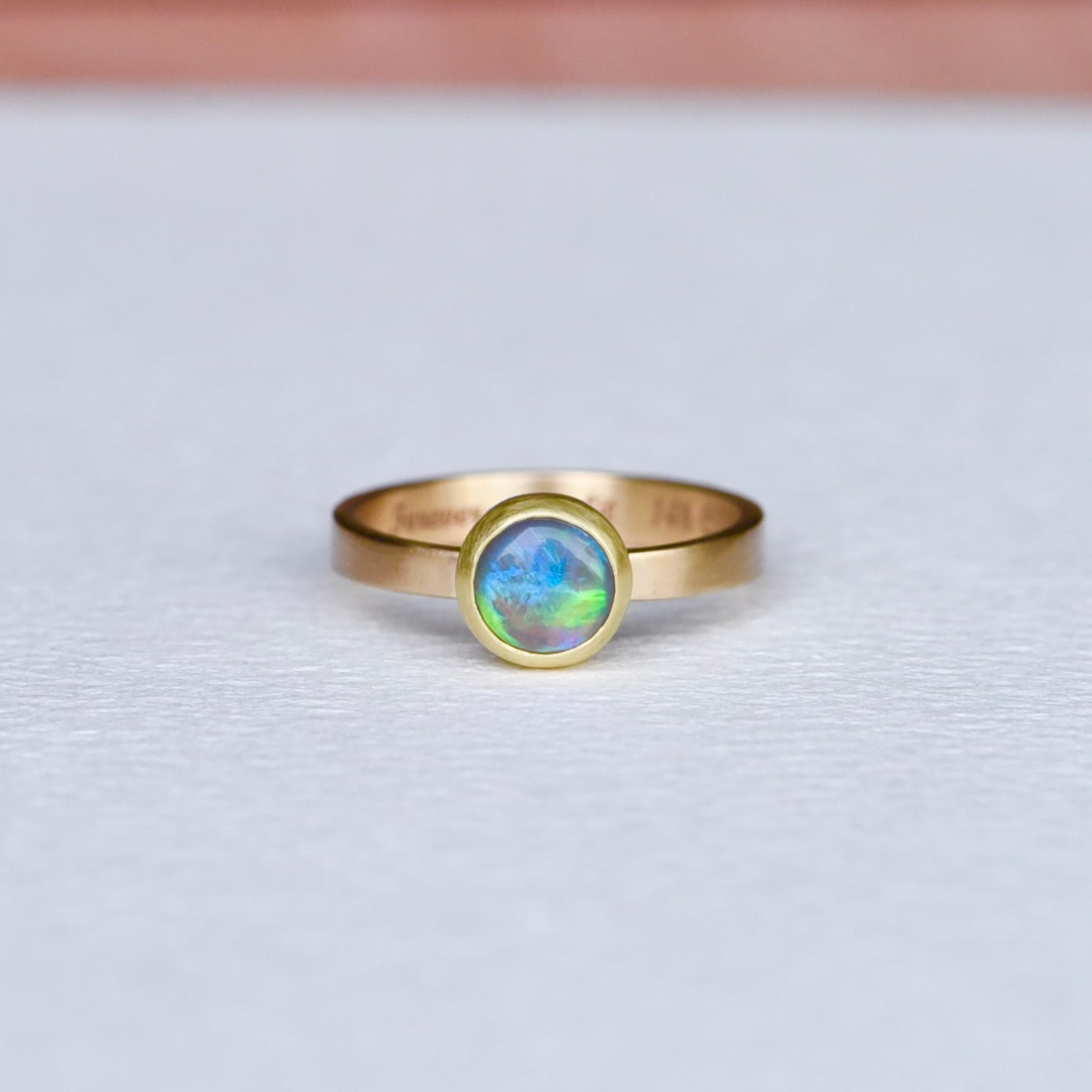 FOREVER MISFIT 18K + 14K LIGHTNING RIDGE OPAL RING SIZE 6