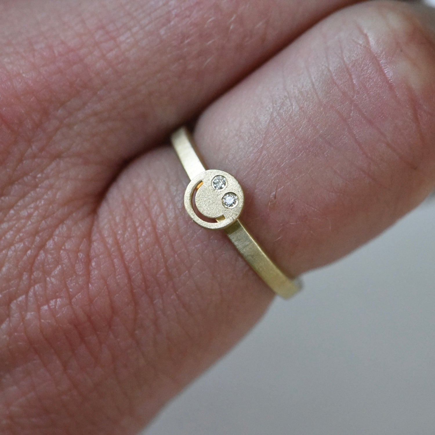 SMILEY FACE 10K GOLD RING SIZE 7